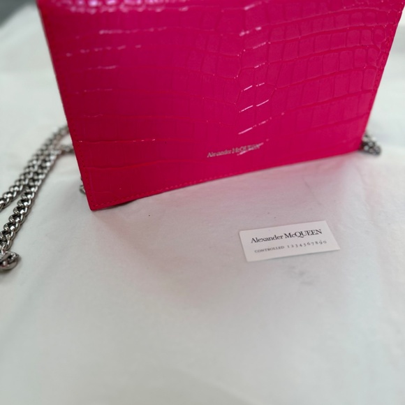 ALEXANDER MCQUEEN Skull Mini Embellished Neon Croc-Effect Leather Shoulder Bag - Picture 10 of 13